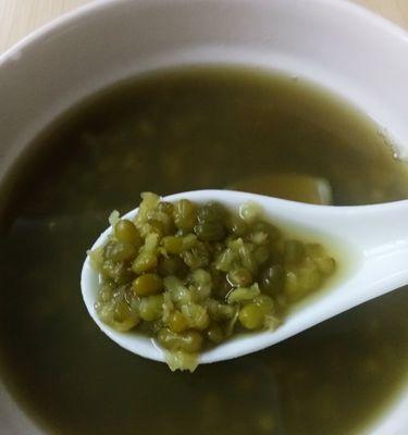 薏米绿豆甜汤怎么做？有哪些健康益处？