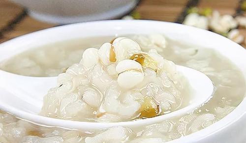 薏米绿豆汤怎么做？有哪些健康益处？