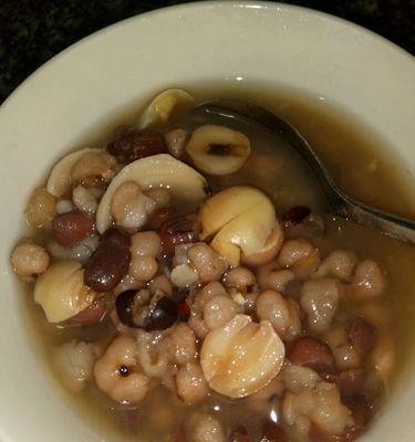薏米红豆莲子山药粥怎么做？有哪些健康益处？