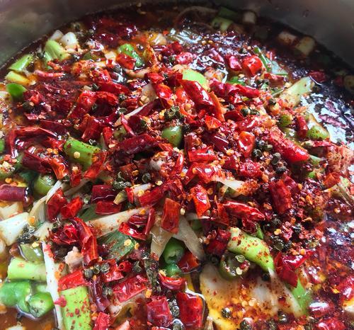 意式水煮鱼的做法是什么？如何在家轻松制作？