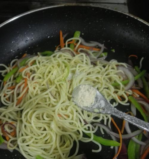 意面中吃的做法是什么？如何在家轻松制作美味意面？
