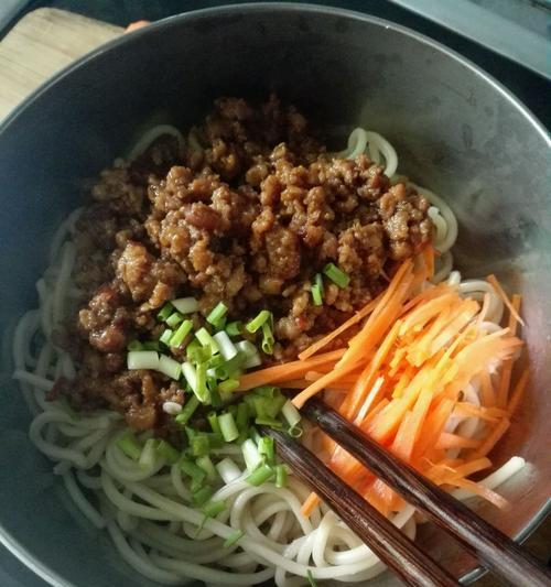意大利面红酱煎牛小排车轮面怎么做？步骤和秘诀是什么？