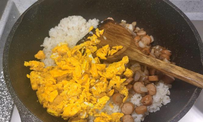 意大利炒饭怎么做？有哪些简单步骤和技巧？