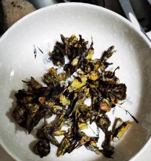 易门野生干巴菌炒饭怎么做？步骤和技巧有哪些？