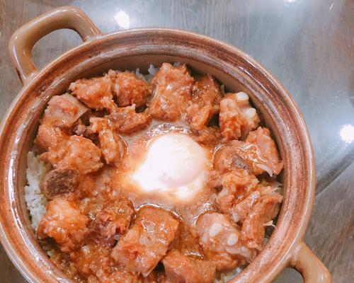 一天排骨煲仔饭的做法？步骤和技巧是什么？