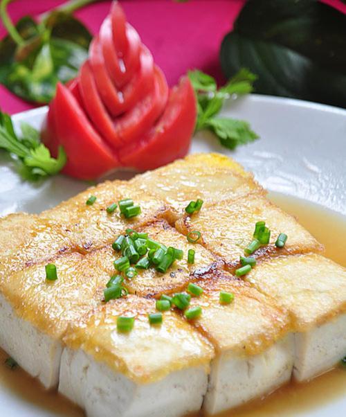 一品黄金豆腐怎么做？步骤和技巧有哪些？