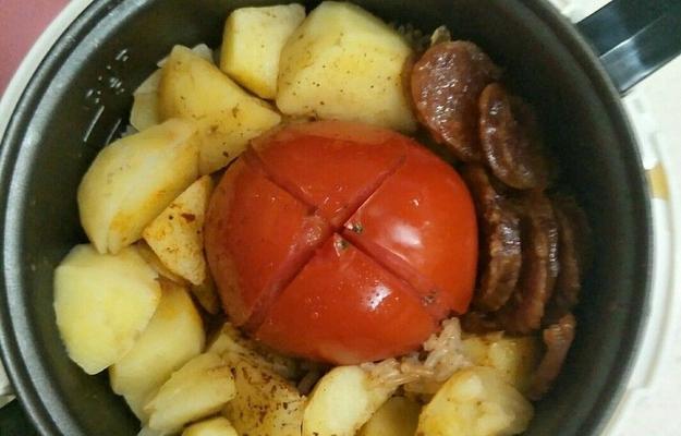 一颗蕃茄焖饭怎么做？步骤和技巧是什么？