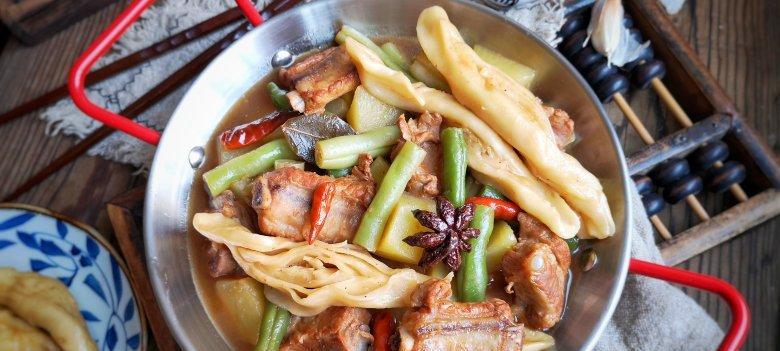 一锅鲜豆角沾卷子怎么做？步骤和技巧是什么？