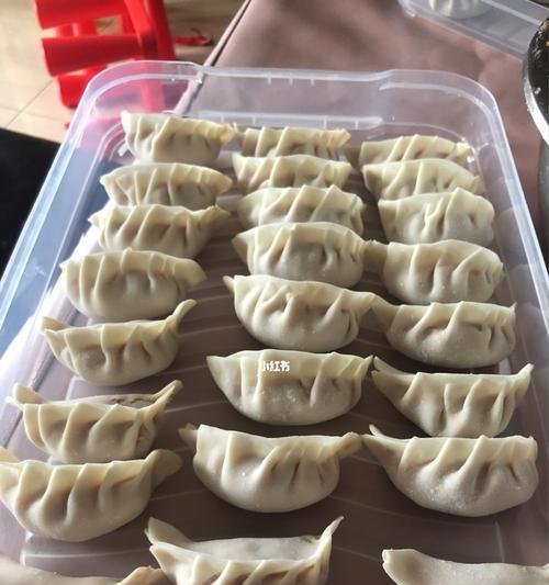 一个肉丸的大饺子怎么做？步骤和技巧有哪些？