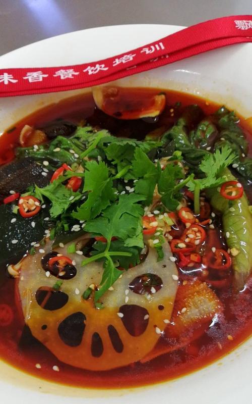 一个人的火锅冒菜怎么做？在家如何轻松制作火锅冒菜？