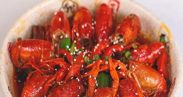 夜宵C位麻辣小龙虾的做法是什么？如何在家轻松制作？