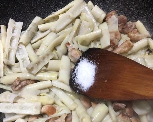 野竹笋炒肉怎么做？步骤和技巧有哪些？