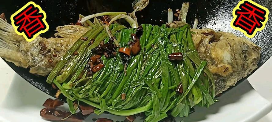 野外炸鲫鱼的做法是什么？如何确保炸出的鲫鱼外酥里嫩？