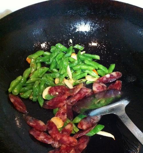 野笋炒腊肠怎么做？步骤和技巧有哪些？