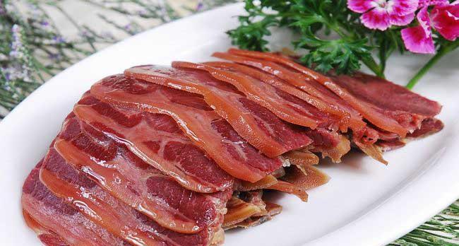 野生竹耳炒驴肉的做法是什么？如何确保口感鲜美？