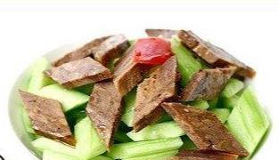 野生竹耳炒驴肉的做法是什么？如何确保口感鲜美？