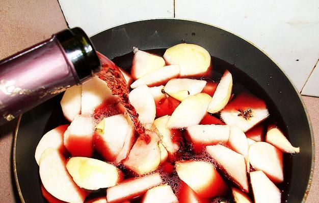 如何在家自制野生葡萄酒？制作过程中常见问题有哪些？