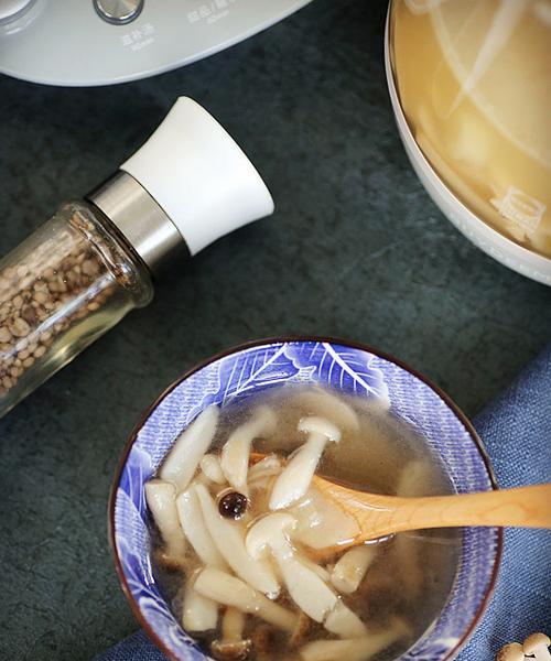 野生菌汤怎么做？有哪些健康益处？