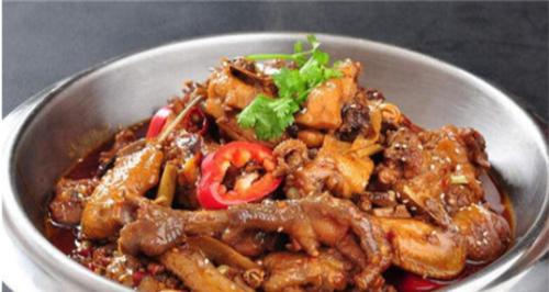 野生菌烧鸡的做法是什么？如何确保野生菌的安全食用？