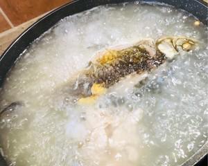 野生鲫鱼冬瓜汤怎么做？有哪些健康益处？