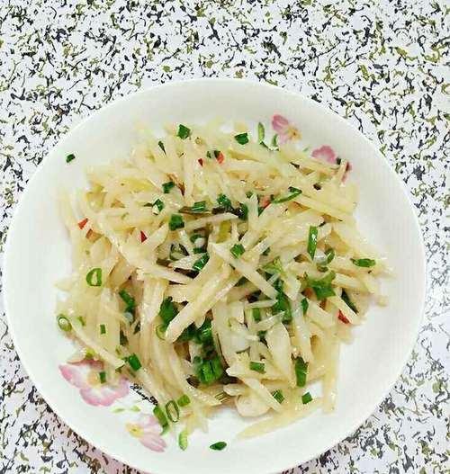 野山椒炒土豆丝的做法是什么？如何炒出美味的野山椒土豆丝？