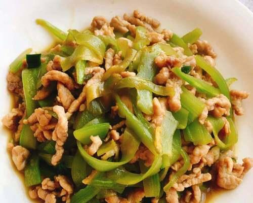 野芹炒肉丝的做法是什么？如何炒出鲜嫩可口的野芹炒肉丝？