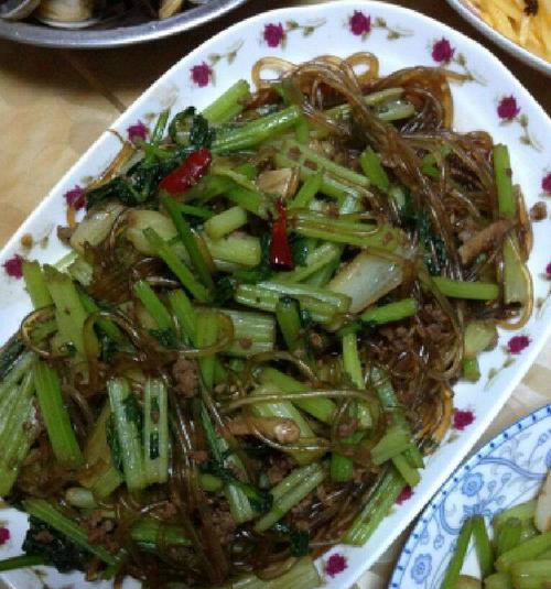 野芹菜肉末怎么做？有哪些步骤和技巧？