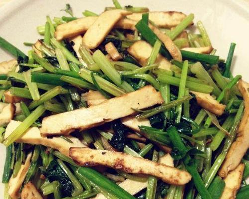 野芹菜炒香干怎么做？步骤和技巧有哪些？