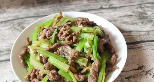 野芹菜炒牛肉怎么做？步骤和技巧有哪些？
