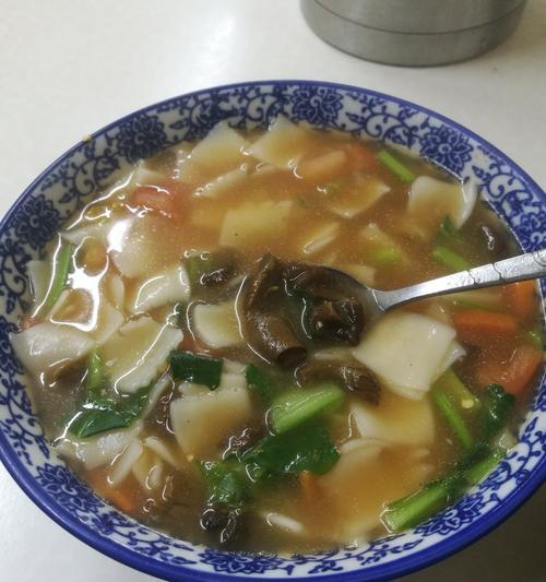 野蘑菇揪片子怎么做？步骤和技巧有哪些？