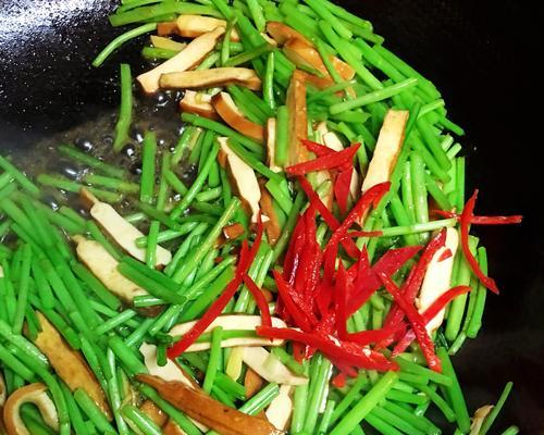 野芦蒿炒香干怎么做？步骤和技巧有哪些？