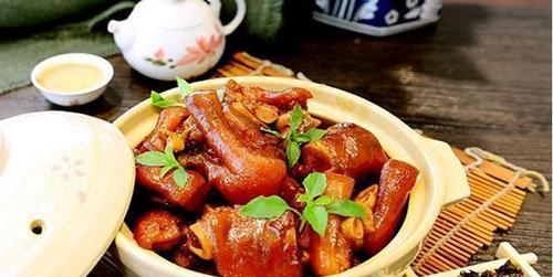 野葱焖肉怎么做？步骤和技巧有哪些？