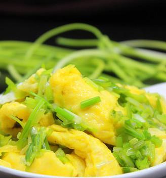 野葱炒鸡蛋怎么做？步骤和技巧有哪些？
