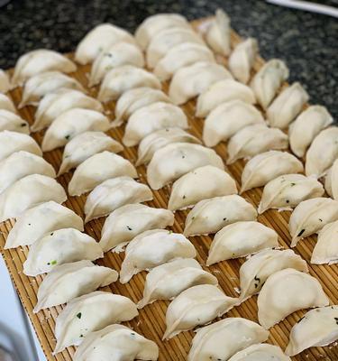 野菜猪肉饺子怎么做？有哪些步骤和技巧？