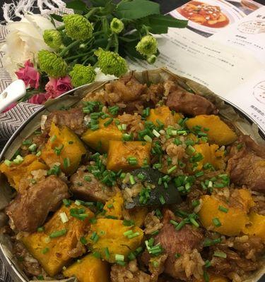 椰子肉排骨糯米饭的做法是什么？如何做出美味的椰子肉排骨糯米饭？