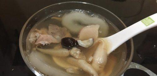 椰子排骨鸡汤怎么做？有哪些步骤和技巧？