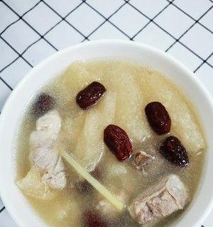 椰子板栗红枣鸡汤怎么做？有哪些健康益处？