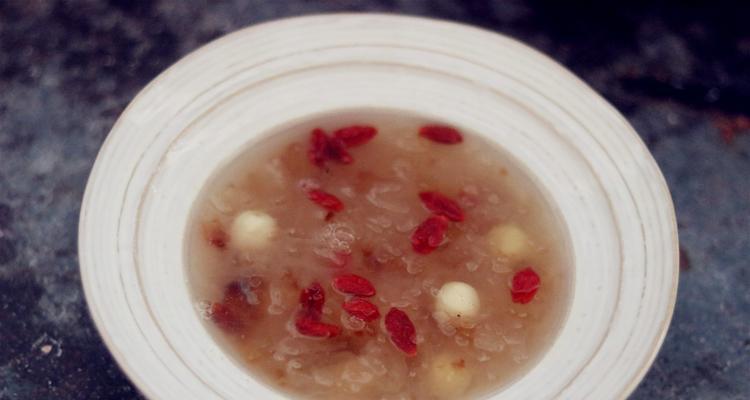 椰汁雪燕羹怎么做？有哪些步骤和技巧？