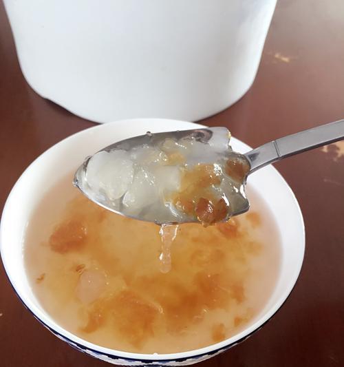 椰汁雪燕羹怎么做？有哪些步骤和技巧？
