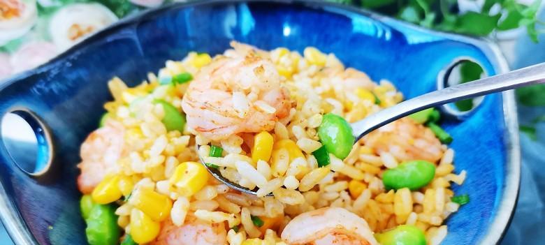 椰香虾仁炒饭怎么做？有哪些步骤和技巧？