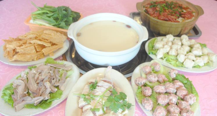 药膳猪肚鸡的做法是什么？如何在家轻松制作？