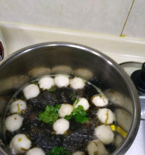 药膳鱼丸米粉汤的做法是什么？如何在家轻松制作？