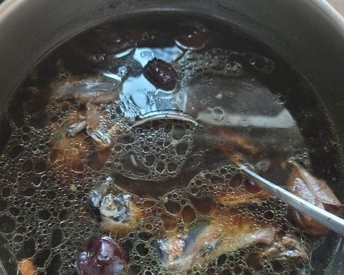 药膳乌鸡怎么做？有哪些健康益处？