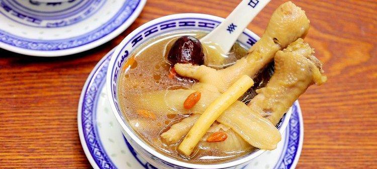 药膳鸡爪怎么做？有哪些步骤和注意事项？