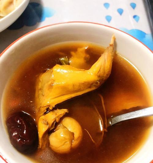 药膳鸽子汤的做法是什么？如何在家轻松制作？