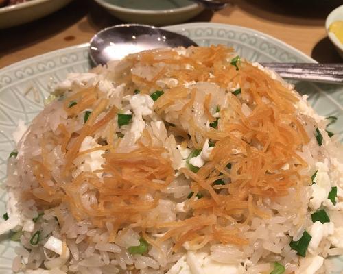 瑶柱蛋白炒饭怎么做？有哪些步骤和技巧？