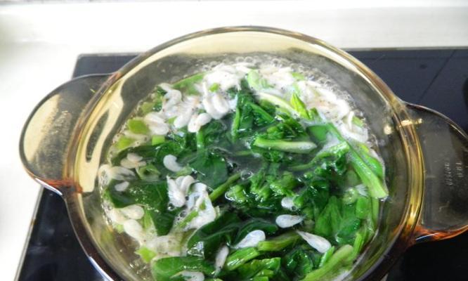 腰花菠菜鸡蛋汤的做法是什么？如何做出美味又营养的汤品？