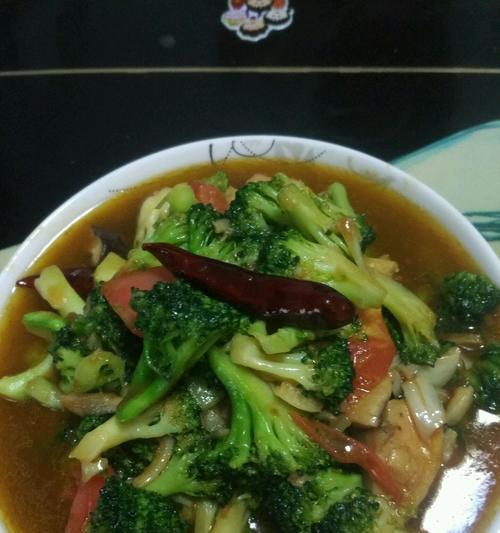 腰果胡萝卜炒西兰花的做法是什么？这道菜的营养成分有哪些？