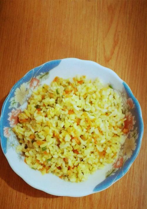 腰果蛋炒饭怎么做？有哪些步骤和技巧？