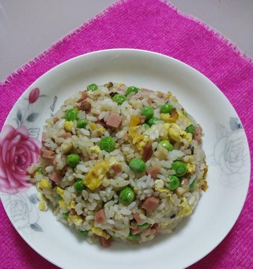 腰果蛋炒饭怎么做？有哪些步骤和技巧？